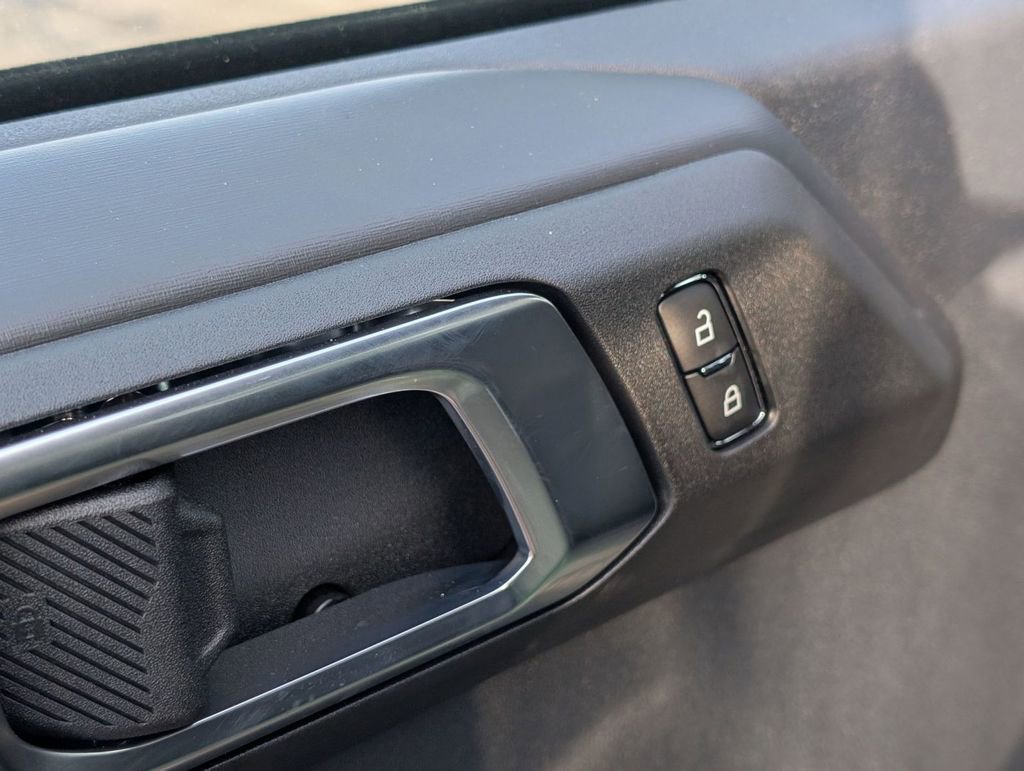 New 2025 Ford Bronco Badlands image 22