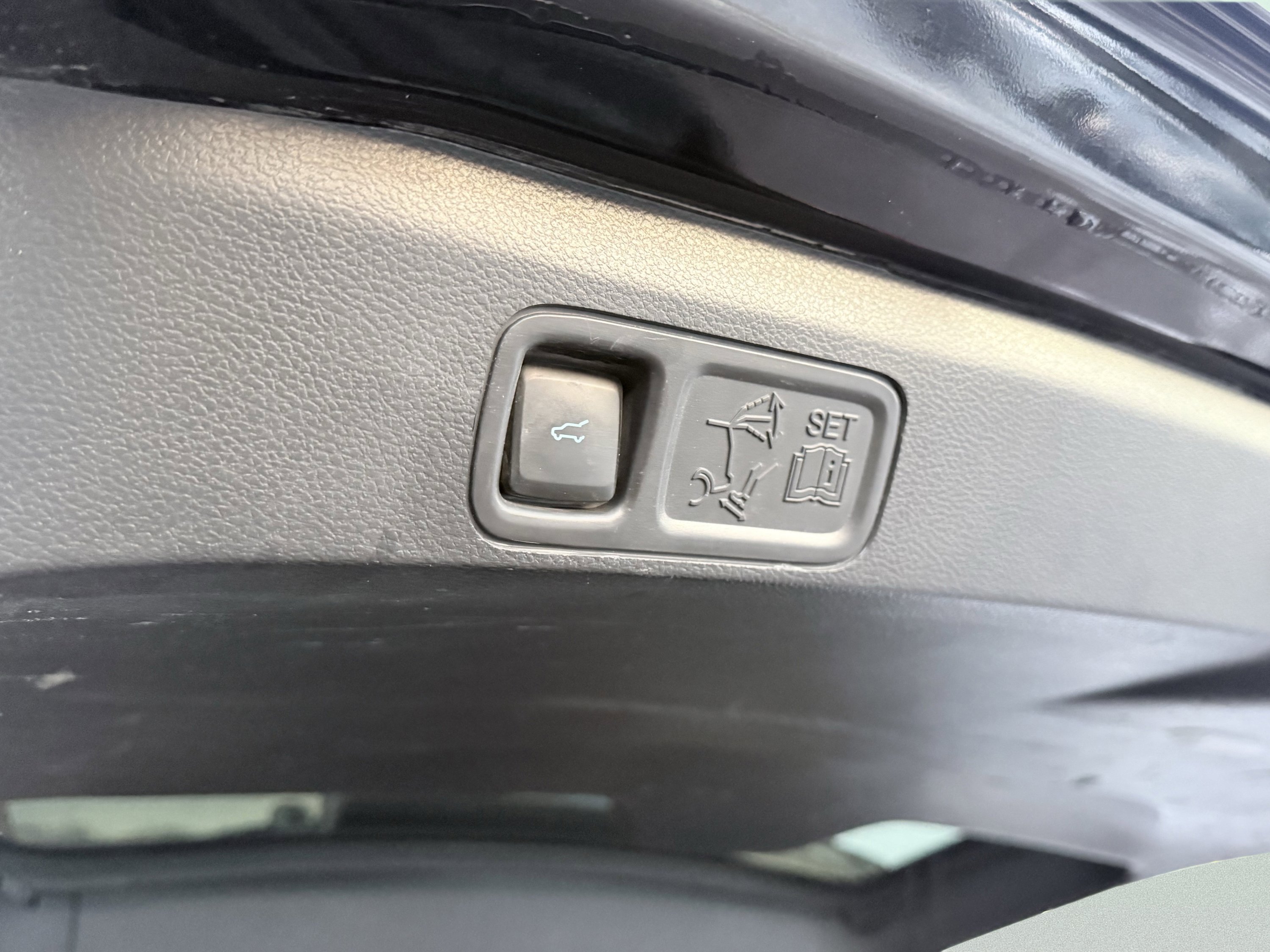 Used 2023 Ford Expedition Max Limited image 16