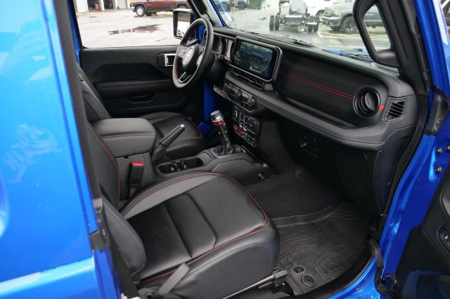 Used 2024 Jeep Wrangler Rubicon AWD/4WD image 33