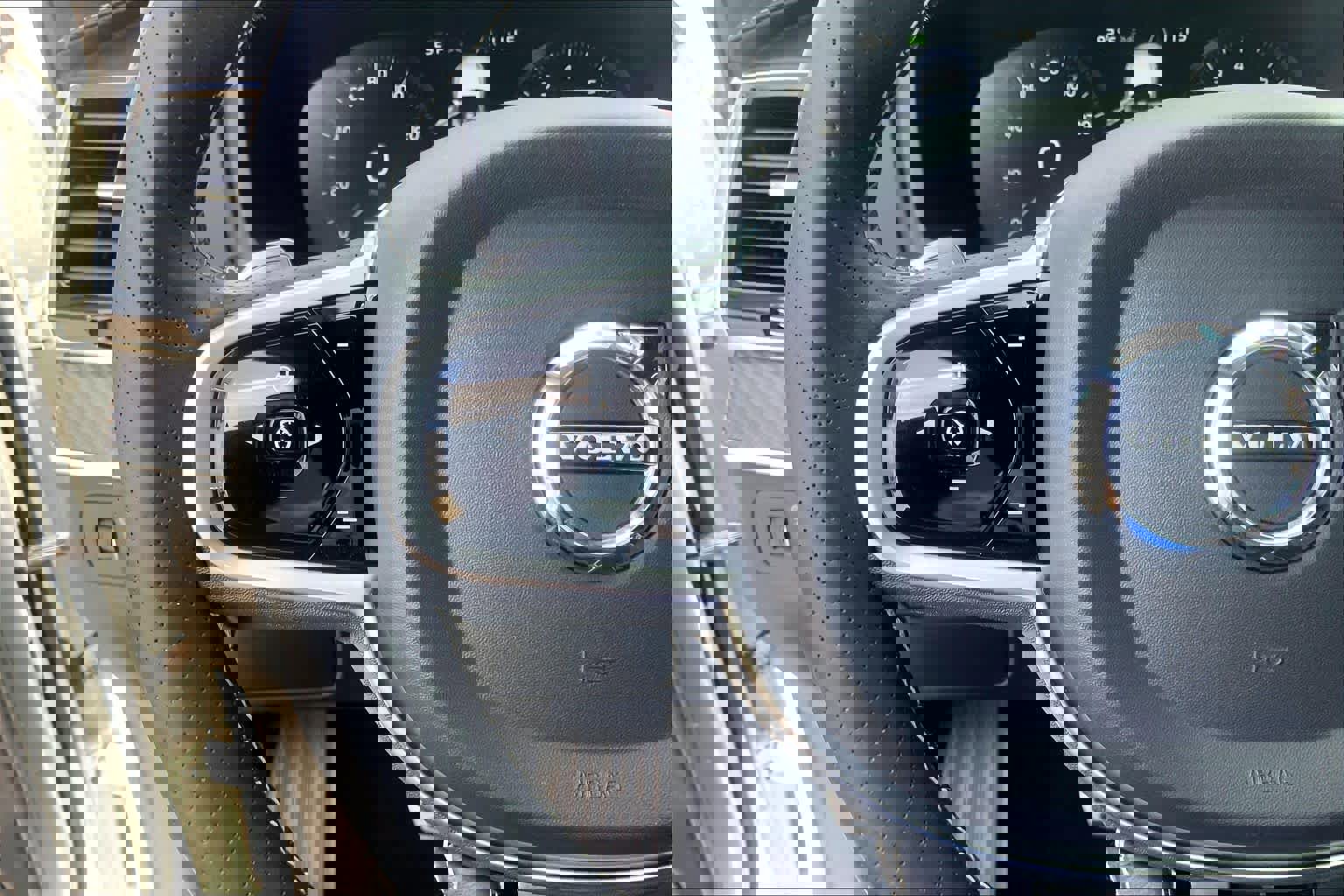 Used 2019 Volvo XC90 T6 R-Design w/ Advanced Package image 21