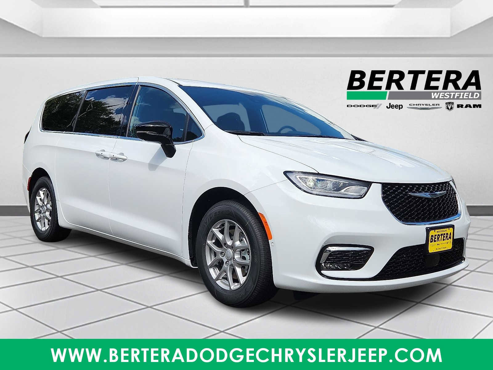 New 2026 Chrysler Pacifica Select image 1