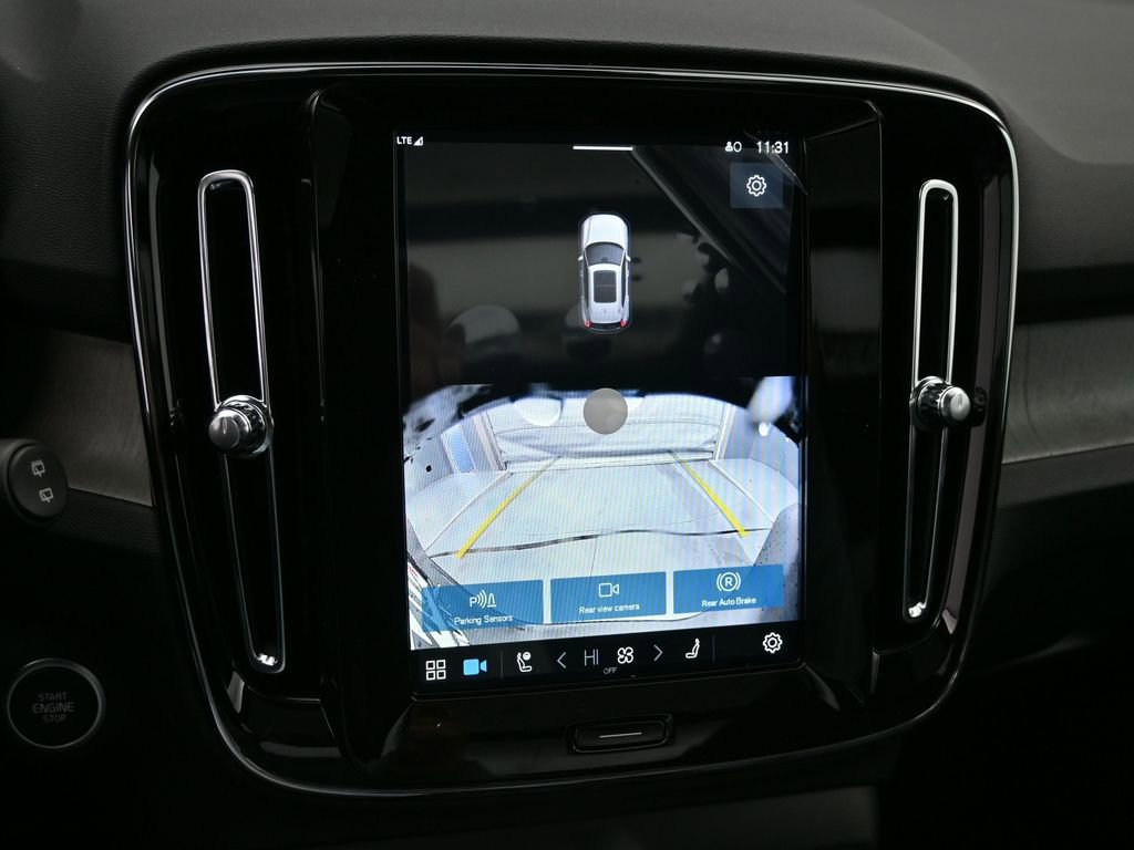 New 2025 Volvo XC40 B5 Core w/ Climate Package image 13