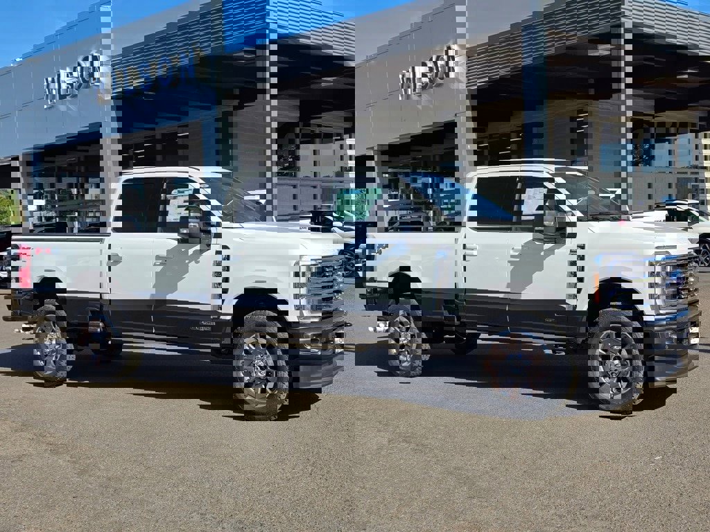 New 2025 Ford F350 King Ranch w/ FX4 Off-Road Package image 2