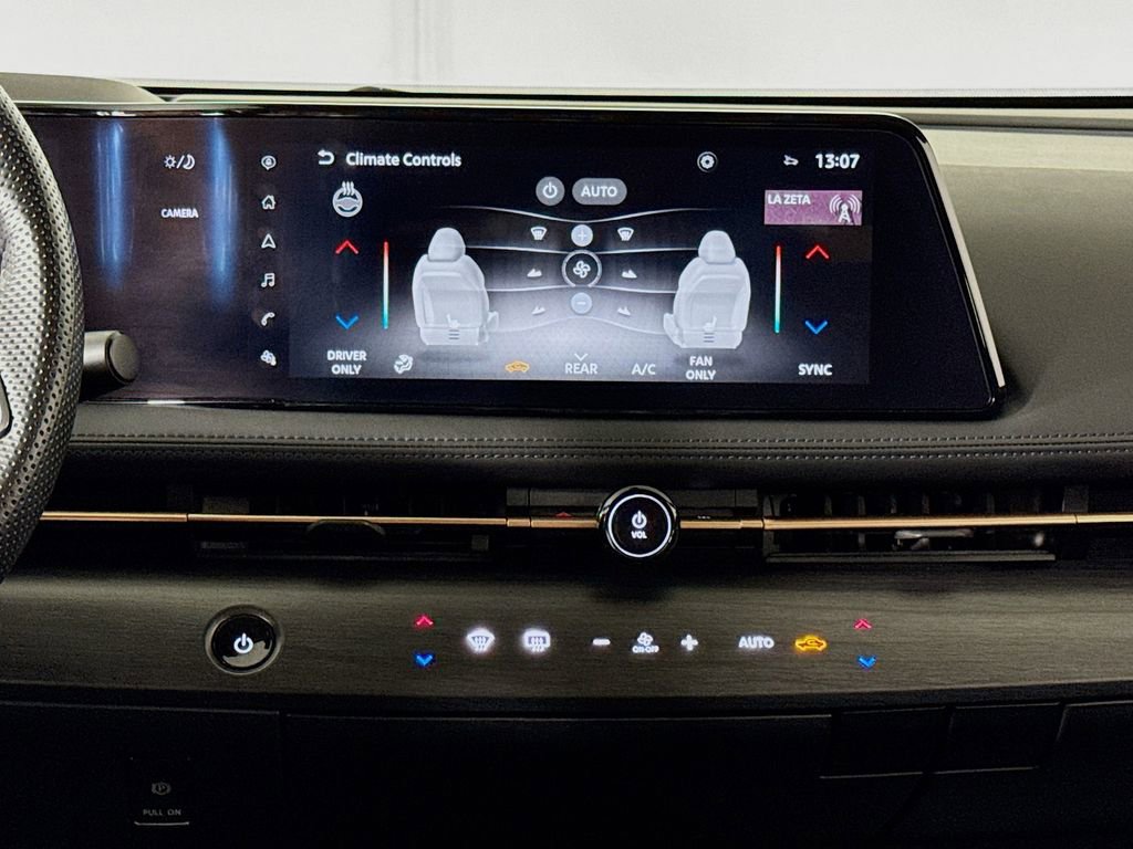 Used 2023 Nissan Ariya AWD image 14