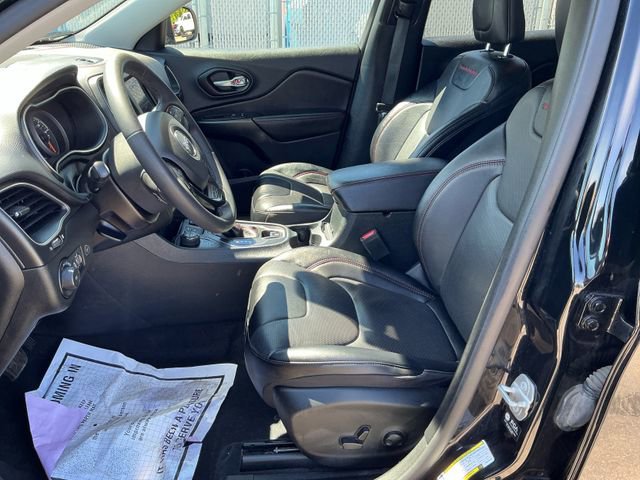 Used 2022 Jeep Cherokee Trailhawk w/ Premium Leather Package AWD/4WD image 9