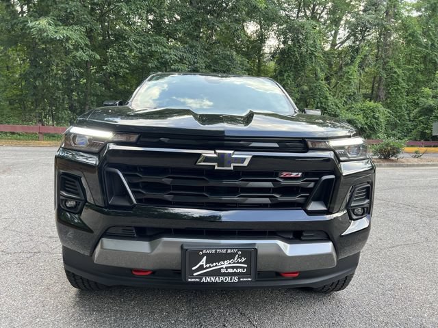 Used 2024 Chevrolet Colorado Z71 w/ Z71 Convenience Package 2 AWD/4WD image 3