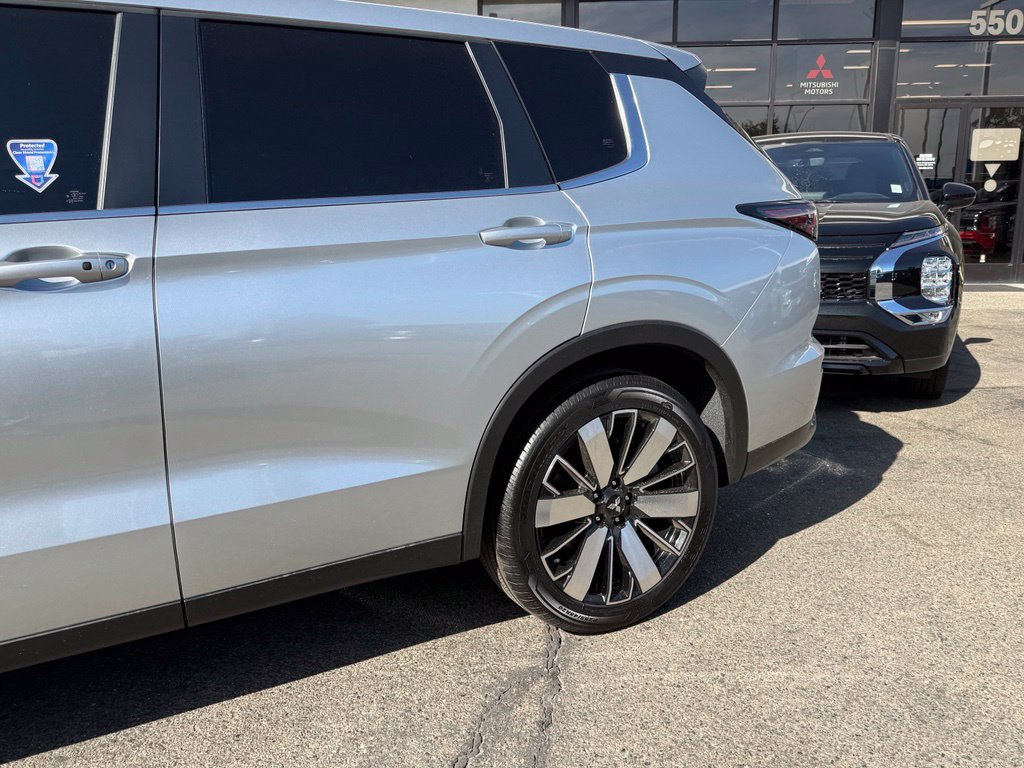 New 2026 Mitsubishi Outlander SE AWD/4WD image 6
