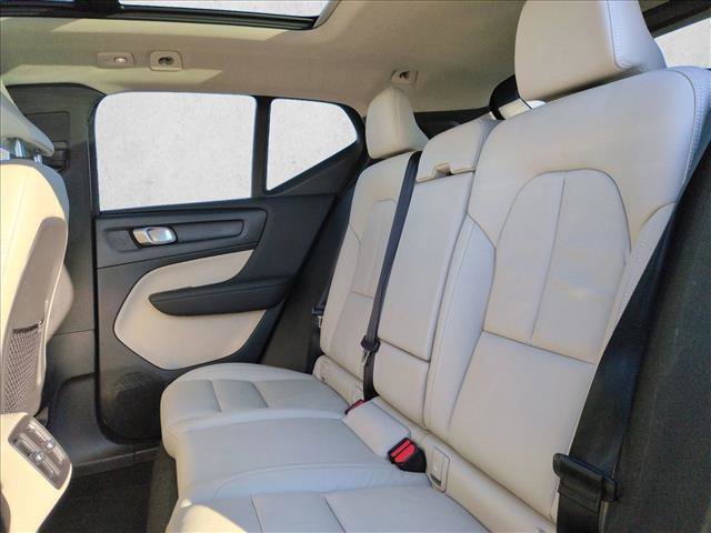Used 2023 Volvo XC40 B4 Plus w/ Driver Assist Package image 21