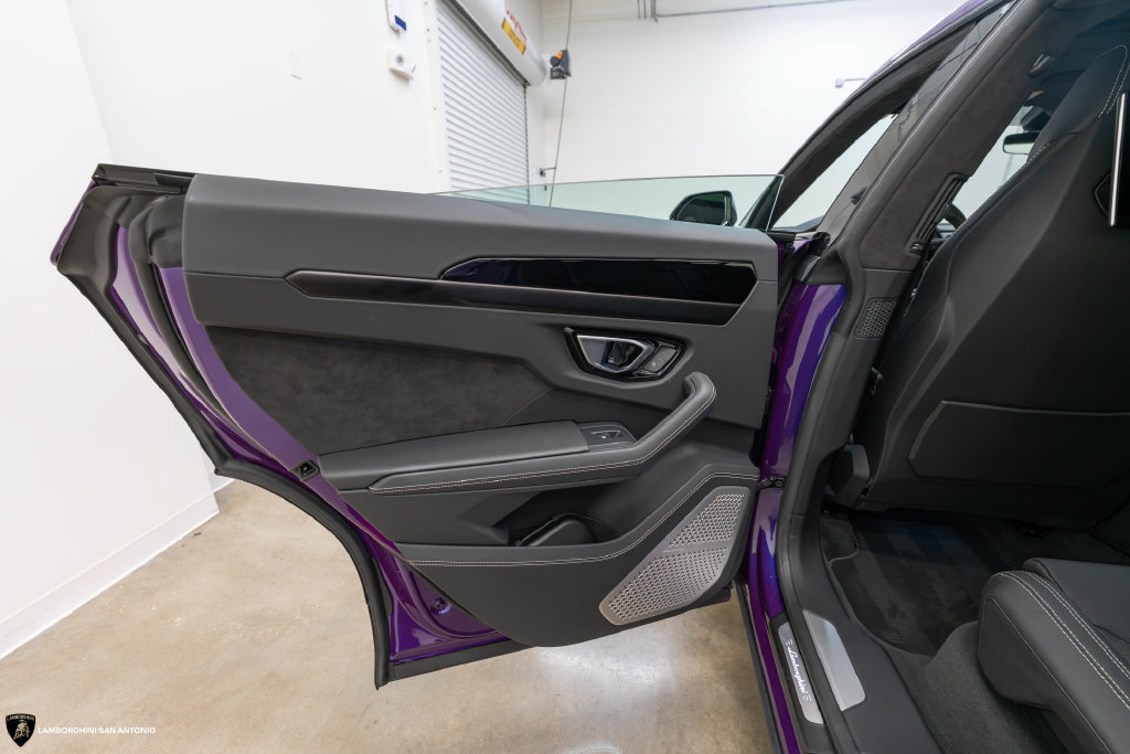 Used 2024 Lamborghini Urus S AWD/4WD image 36