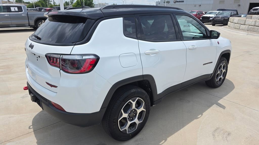Used 2022 Jeep Compass Trailhawk w/ Trailhawk Convenience Group AWD/4WD image 5
