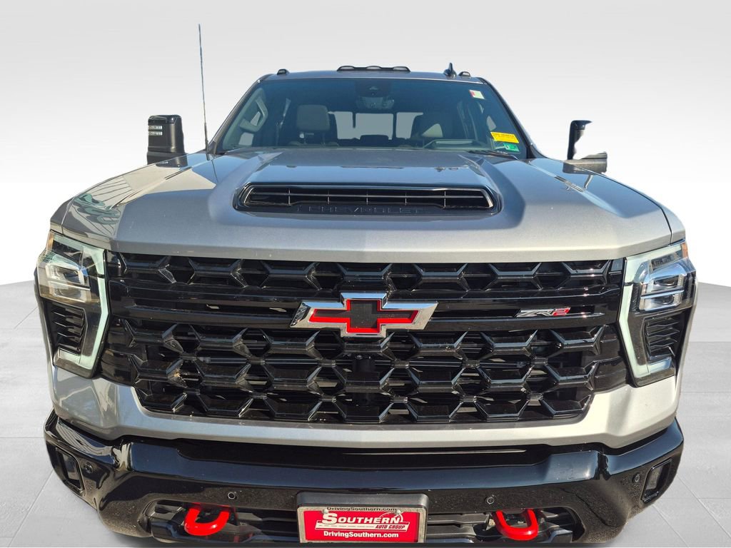 Used 2025 Chevrolet Silverado 2500 ZR2 w/ Technology Package AWD/4WD image 7