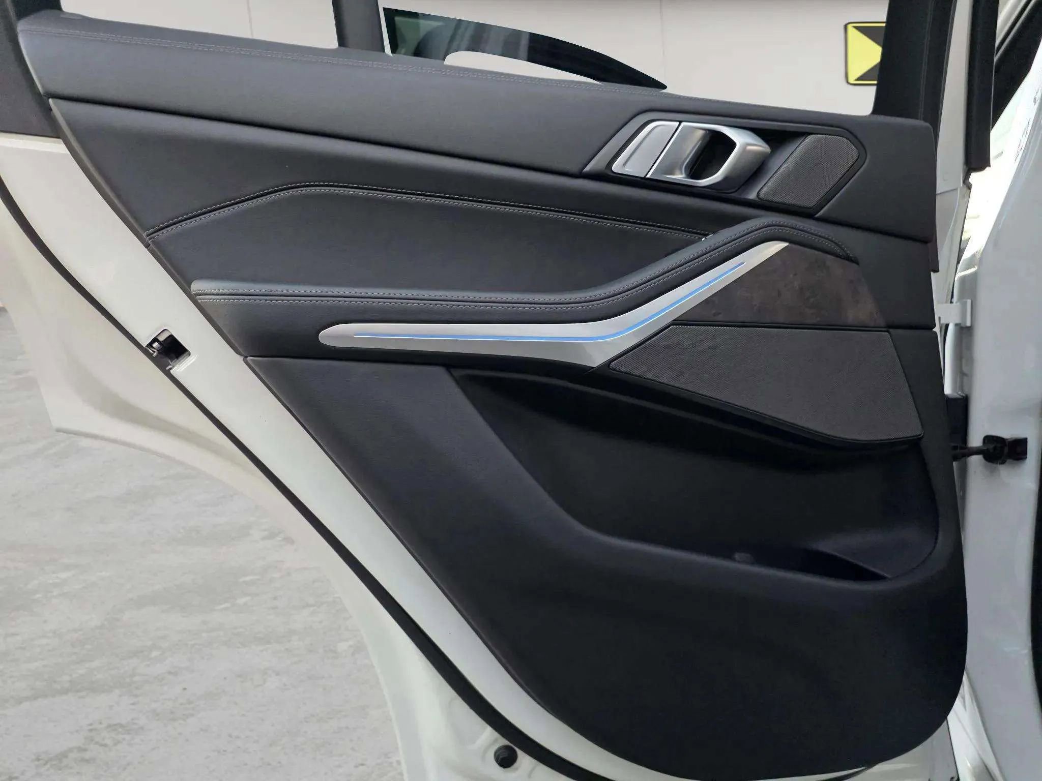 Used 2024 BMW X5 sDrive40i w/ M Sport Package image 71