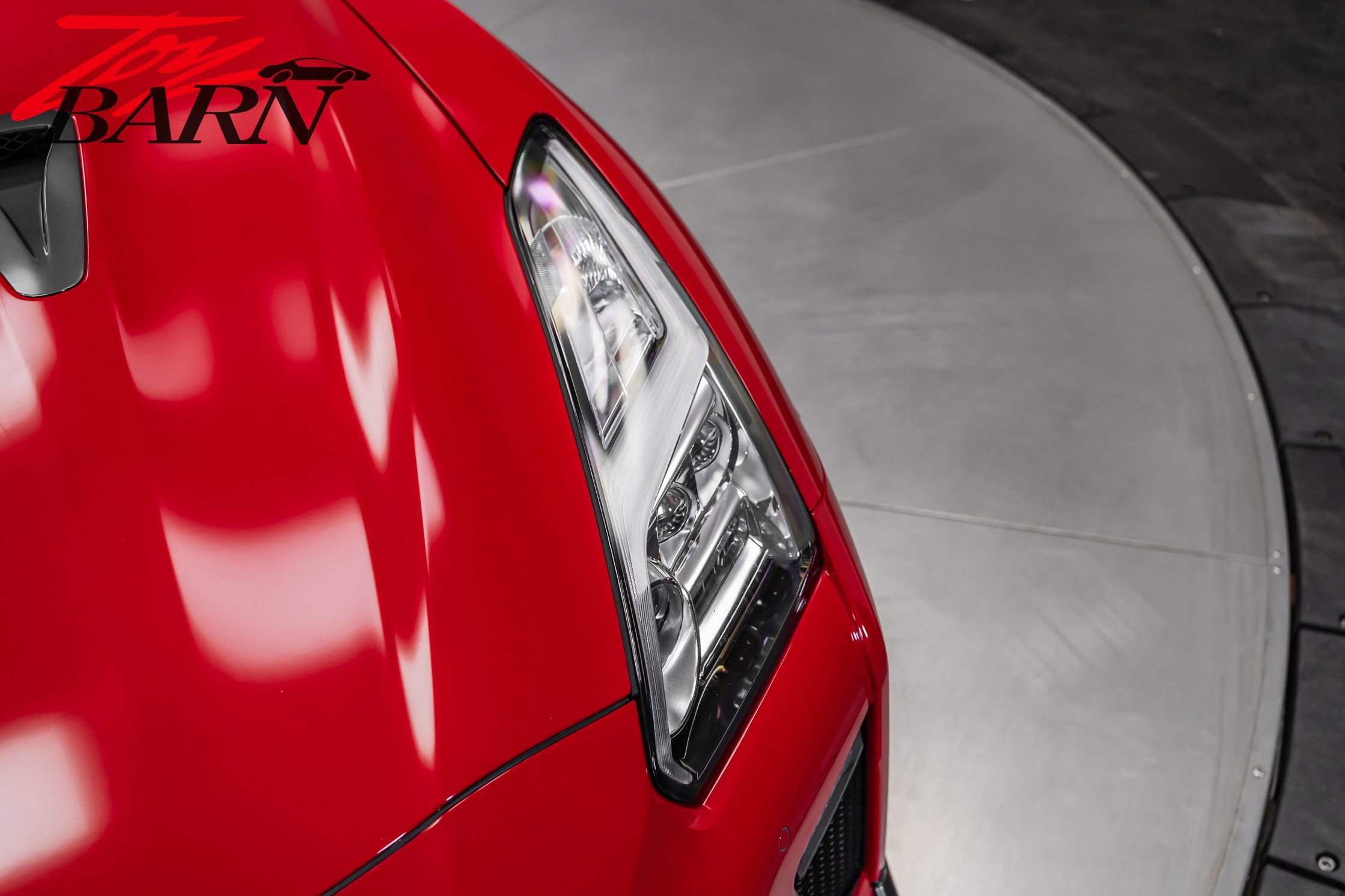 Used 2018 Nissan GT-R Premium image 11