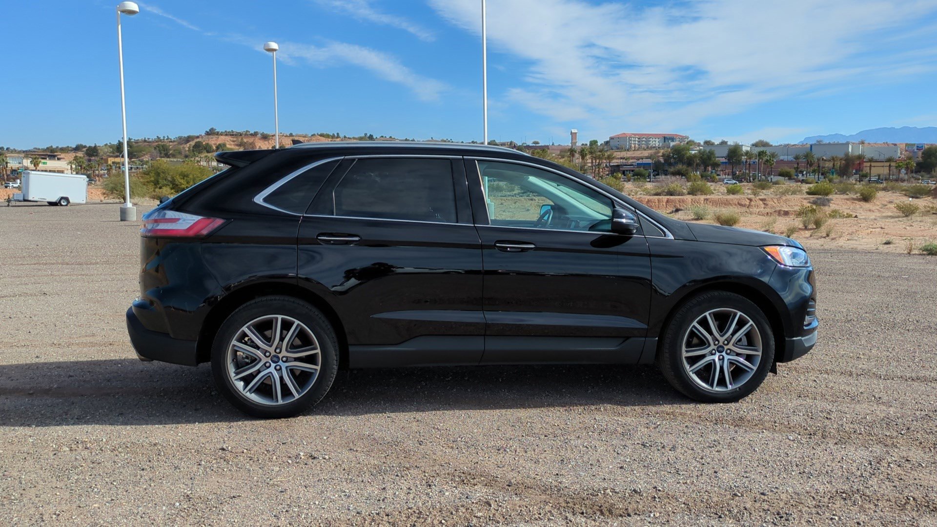 Used 2022 Ford Edge Titanium w/ Equipment Group 301A image 2