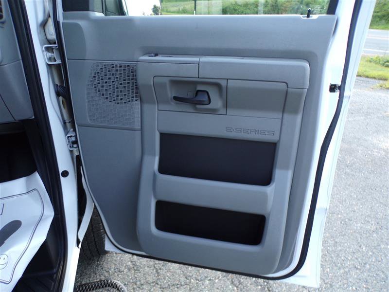 Used 2014 Ford E-250 and Econoline 250 Extended w/ Power Group image 20