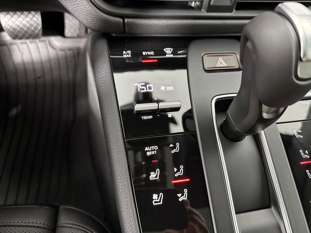 New 2026 Porsche Macan AWD/4WD image 30
