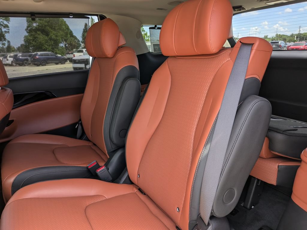 Certified 2024 Kia Carnival SX Prestige FWD image 19
