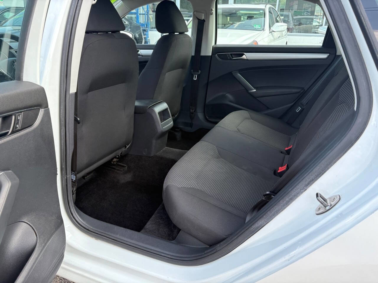 Used 2017 Volkswagen Passat 1.8T S image 18