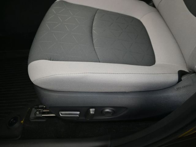 Used 2025 Toyota RAV4 XLE image 12