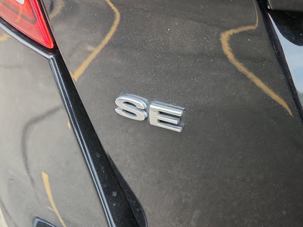 Used 2016 Ford Fiesta SE w/ SE Black Package FWD image 17