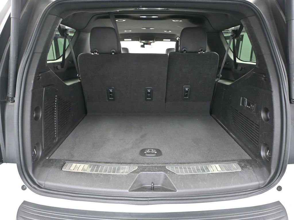 Used 2023 Chevrolet Suburban Premier image 49