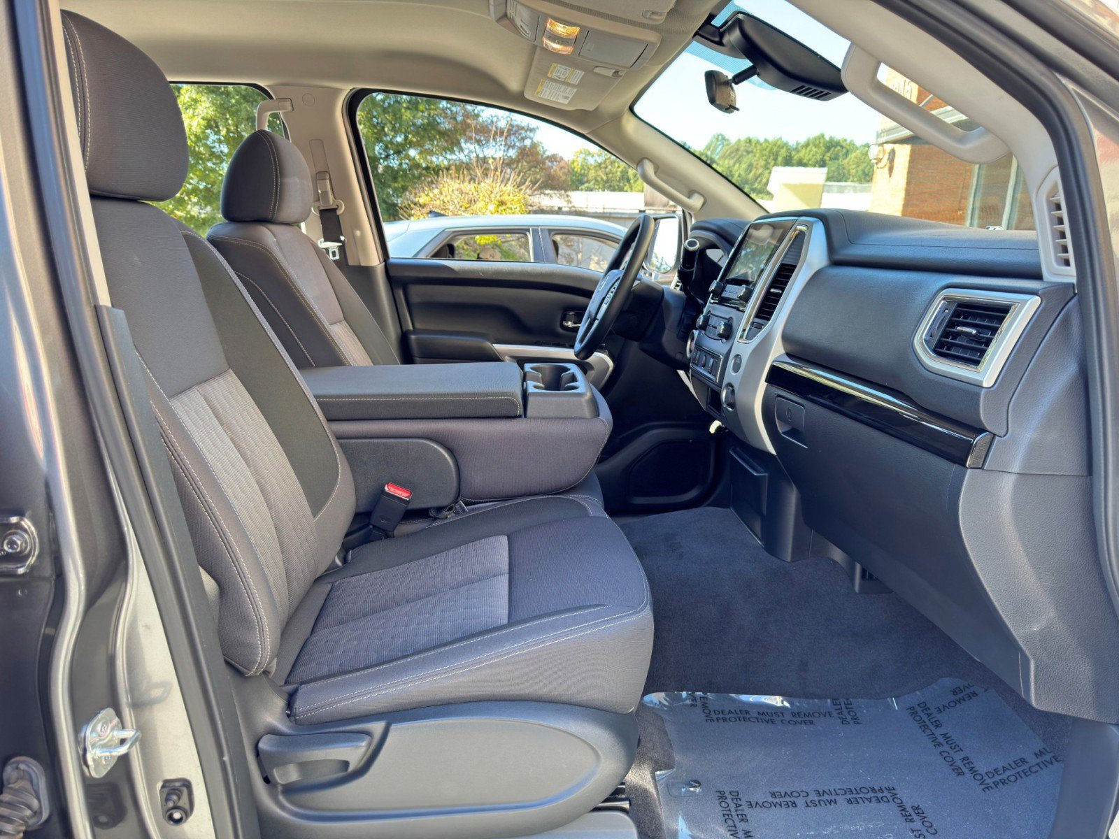 Used 2021 Nissan Titan SV RWD image 13
