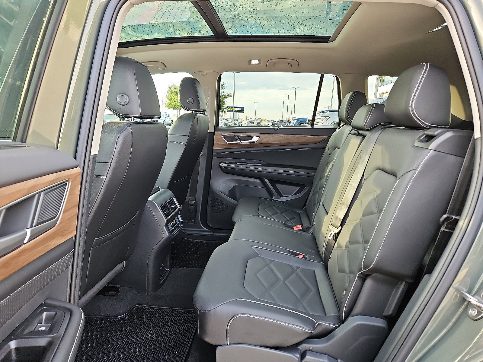 New 2026 Volkswagen Atlas SE image 11