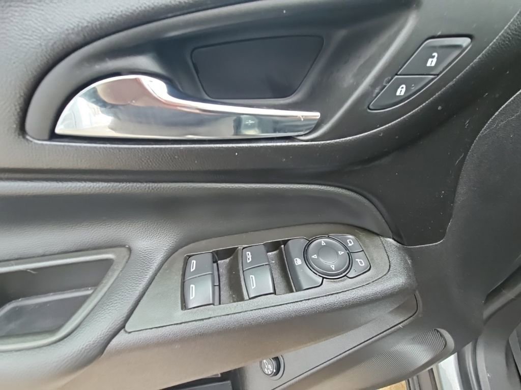 Certified 2024 Chevrolet Equinox LT w/ LPO, Floor Liner Package image 24