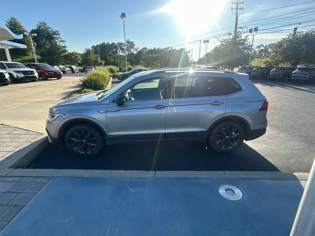 Used 2022 Volkswagen Tiguan SE AWD/4WD image 4