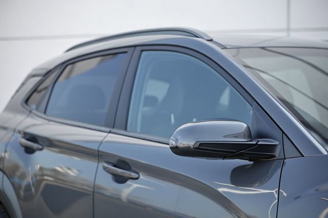 Used 2023 Hyundai Kona Limited image 3