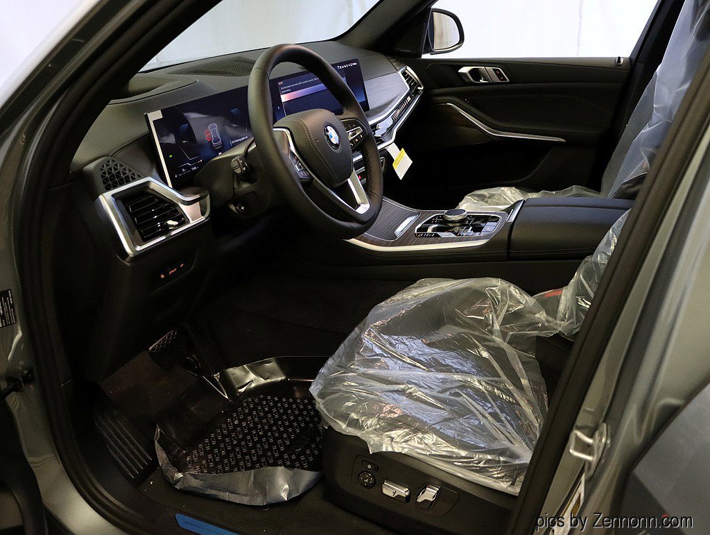 Used 2026 BMW X5 xDrive40i w/ Climate Comfort Package image 11