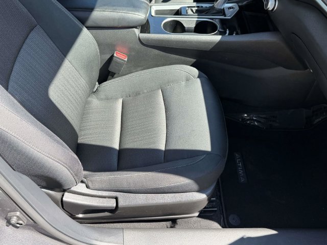 Used 2024 Nissan Altima 2.5 SV FWD image 11