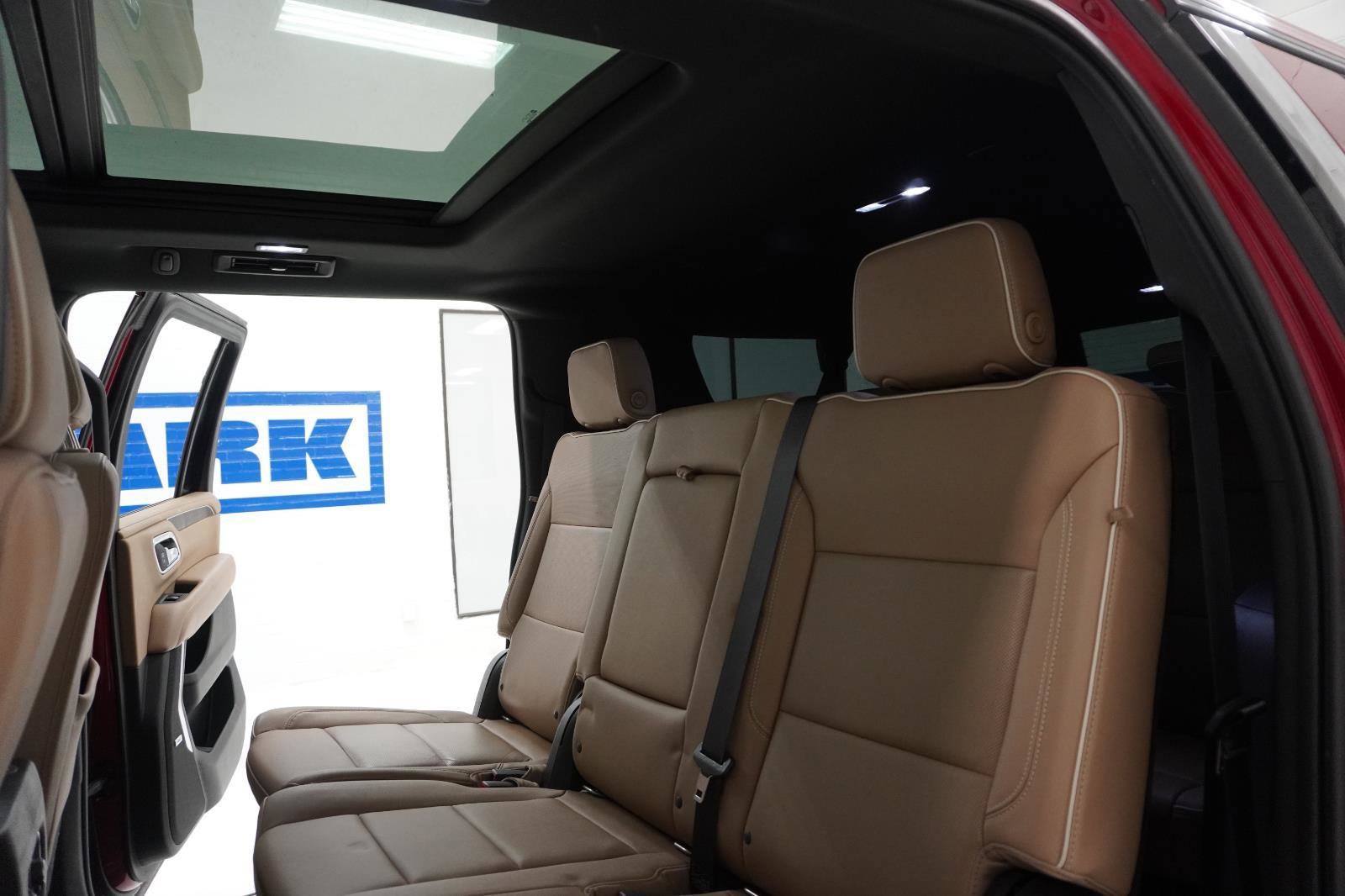 Used 2021 Chevrolet Suburban Premier w/ Premium Package image 38