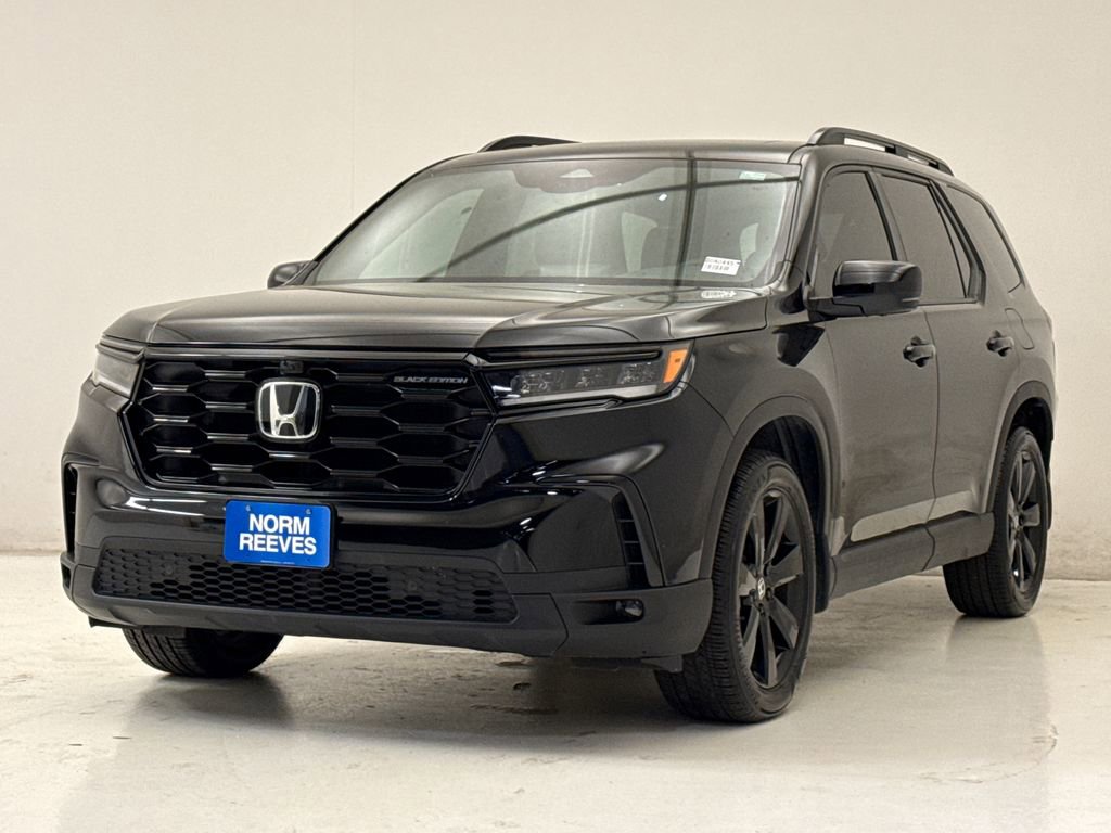 Certified 2025 Honda Pilot Black Edition image 2