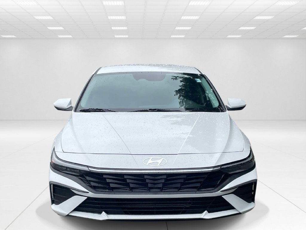 Certified 2024 Hyundai Elantra SEL FWD image 2