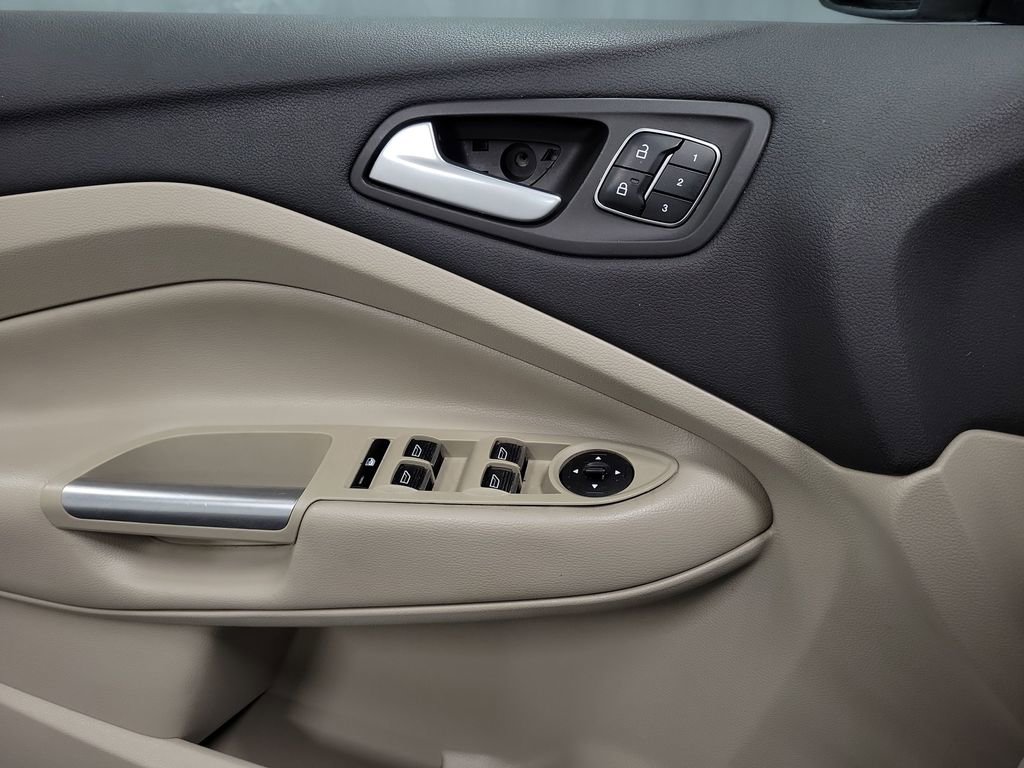 Used 2018 Ford Escape Titanium image 19