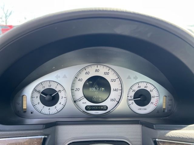 Used 2009 Mercedes-Benz E 350 4MATIC Sedan image 11