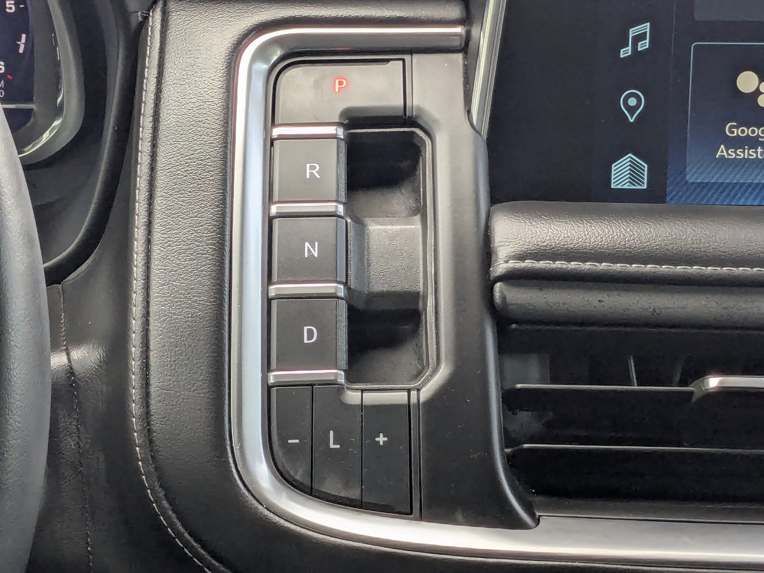 Used 2022 Chevrolet Tahoe LT w/ Luxury Package image 21