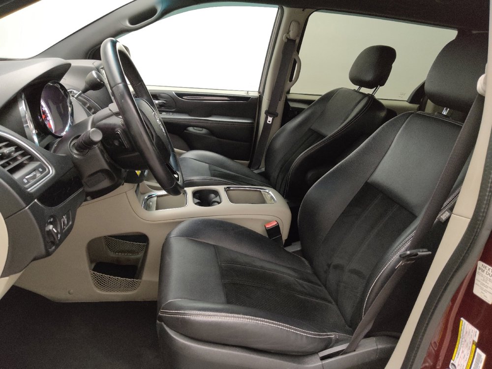 Used 2017 Dodge Grand Caravan SXT image 17