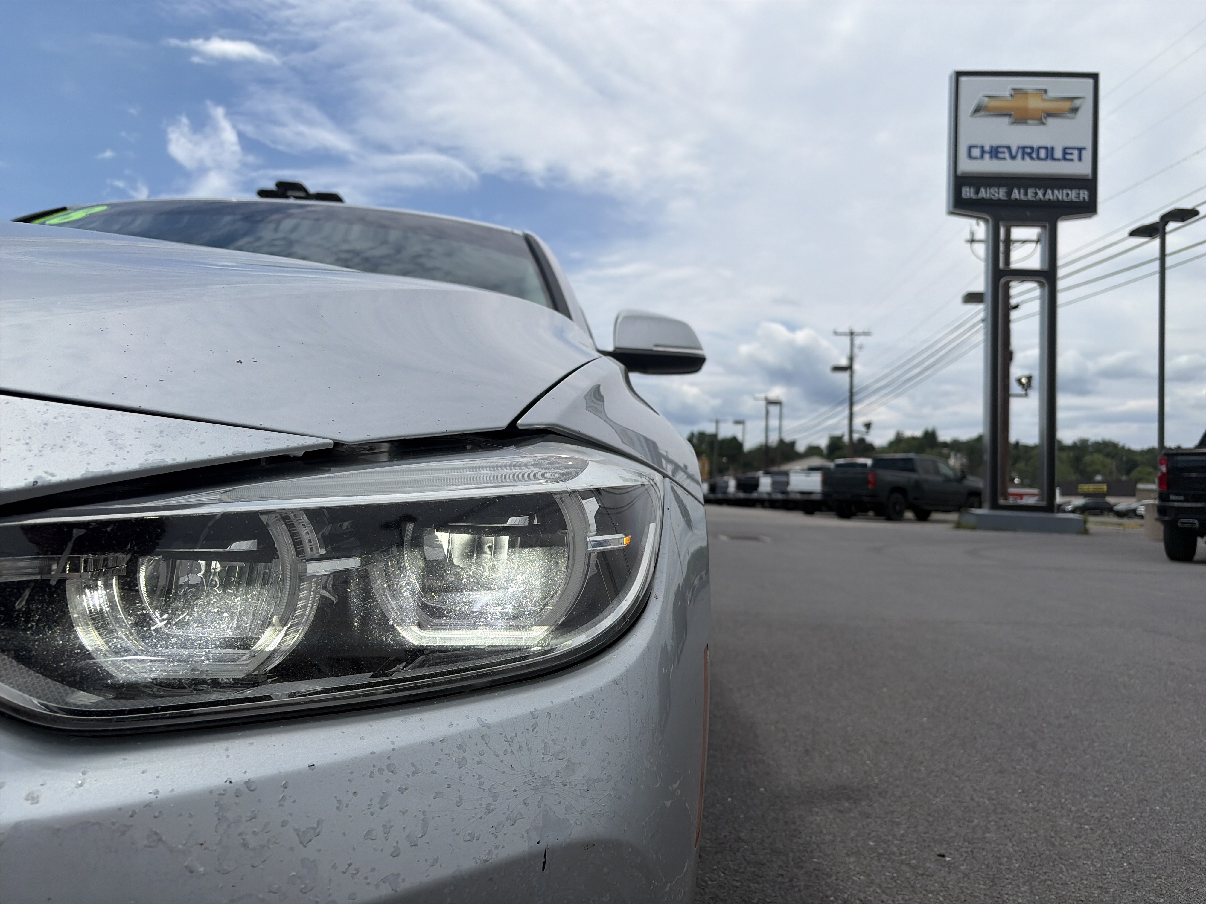 Used 2018 BMW 320i xDrive Sedan AWD/4WD image 7