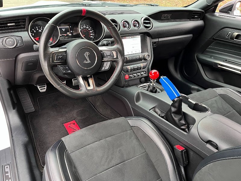 Used 2016 Ford Mustang Shelby GT350 w/ Technology Package image 10