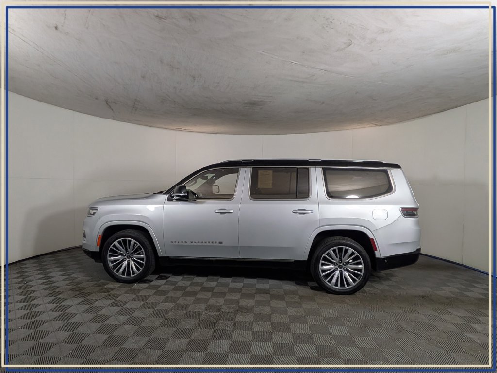 Used 2023 Jeep Grand Wagoneer Series III AWD/4WD image 3