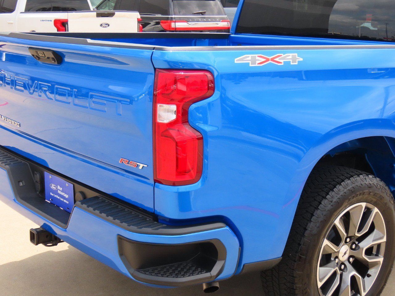 Used 2025 Chevrolet Silverado 1500 RST AWD/4WD image 12