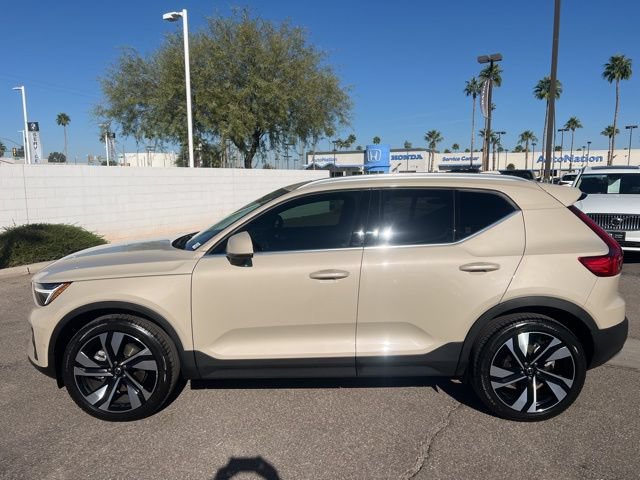 Certified 2025 Volvo XC40 B5 Ultra w/ Climate Package AWD/4WD image 7