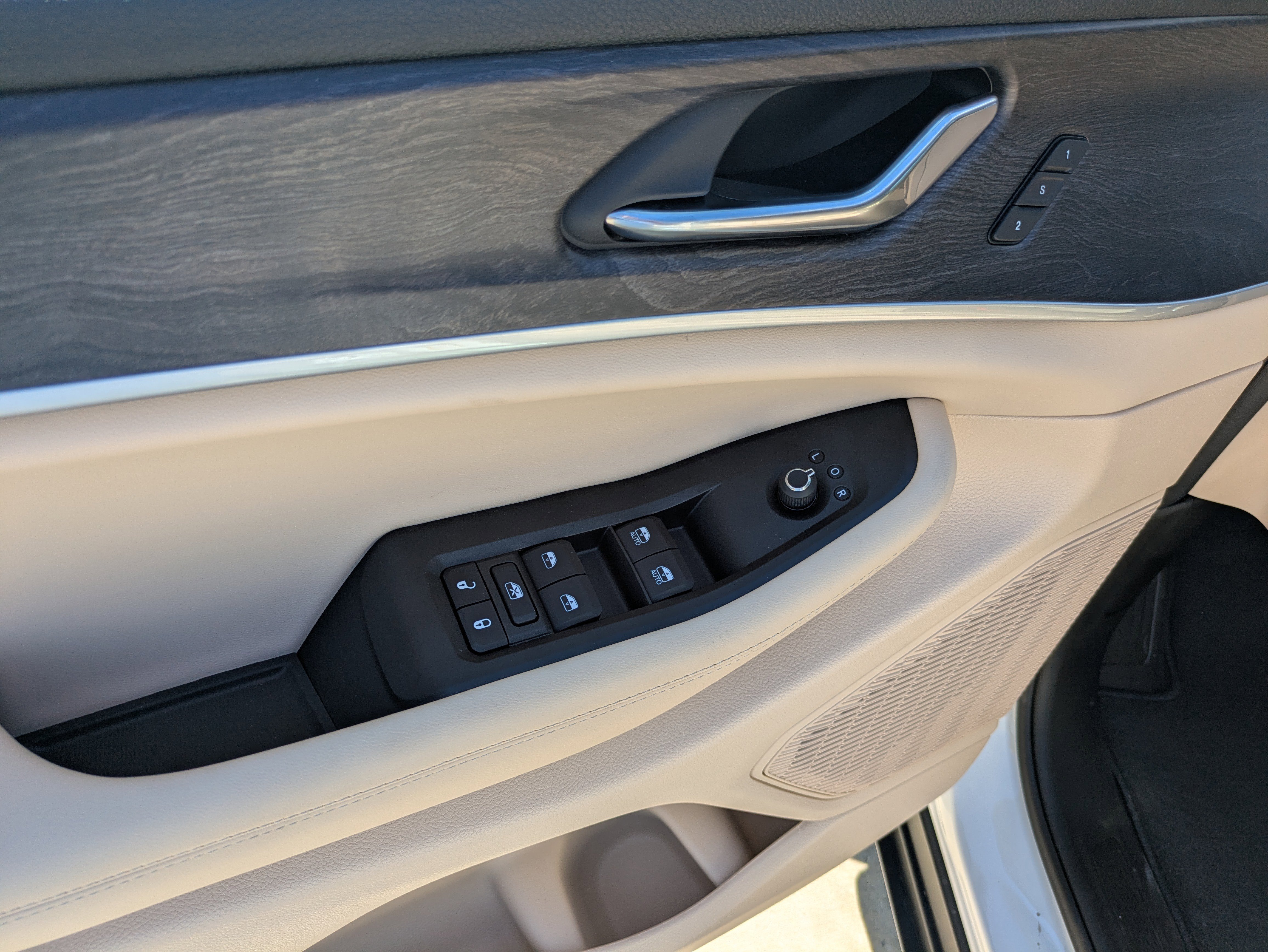 New 2025 Jeep Grand Cherokee Limited image 9