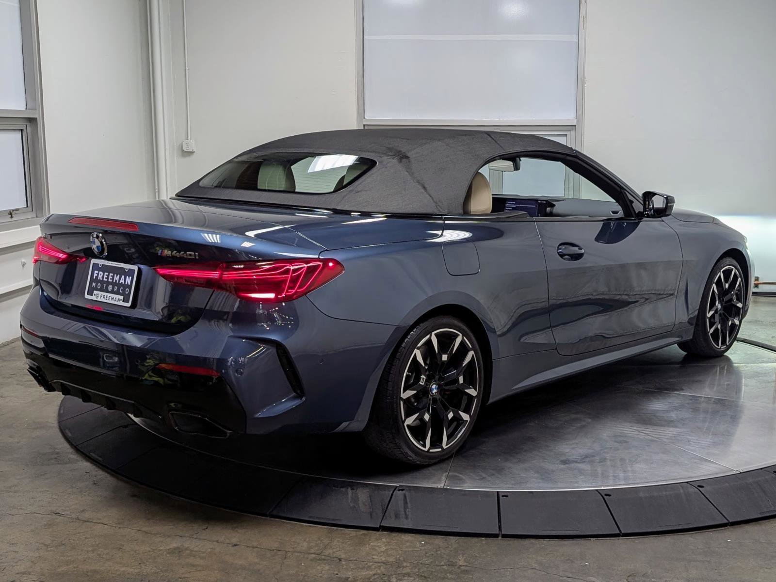 Used 2025 BMW 440i xDrive Convertible w/ Premium Package AWD/4WD image 9
