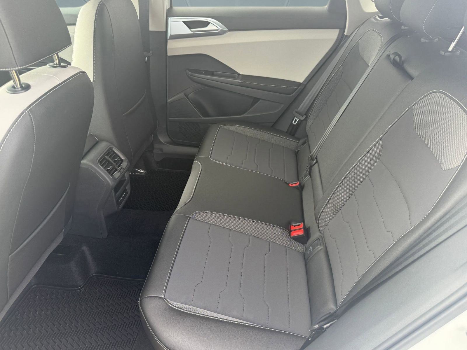 New 2026 Volkswagen Taos SE image 13