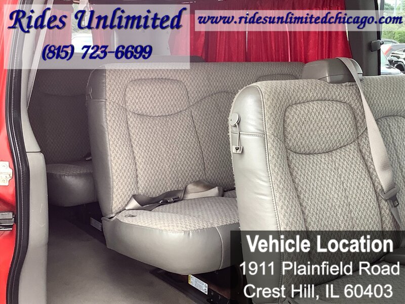 Used 2006 Chevrolet Express 3500 Extended Passenger w/ LT Preferred Equipment Group RWD image 21