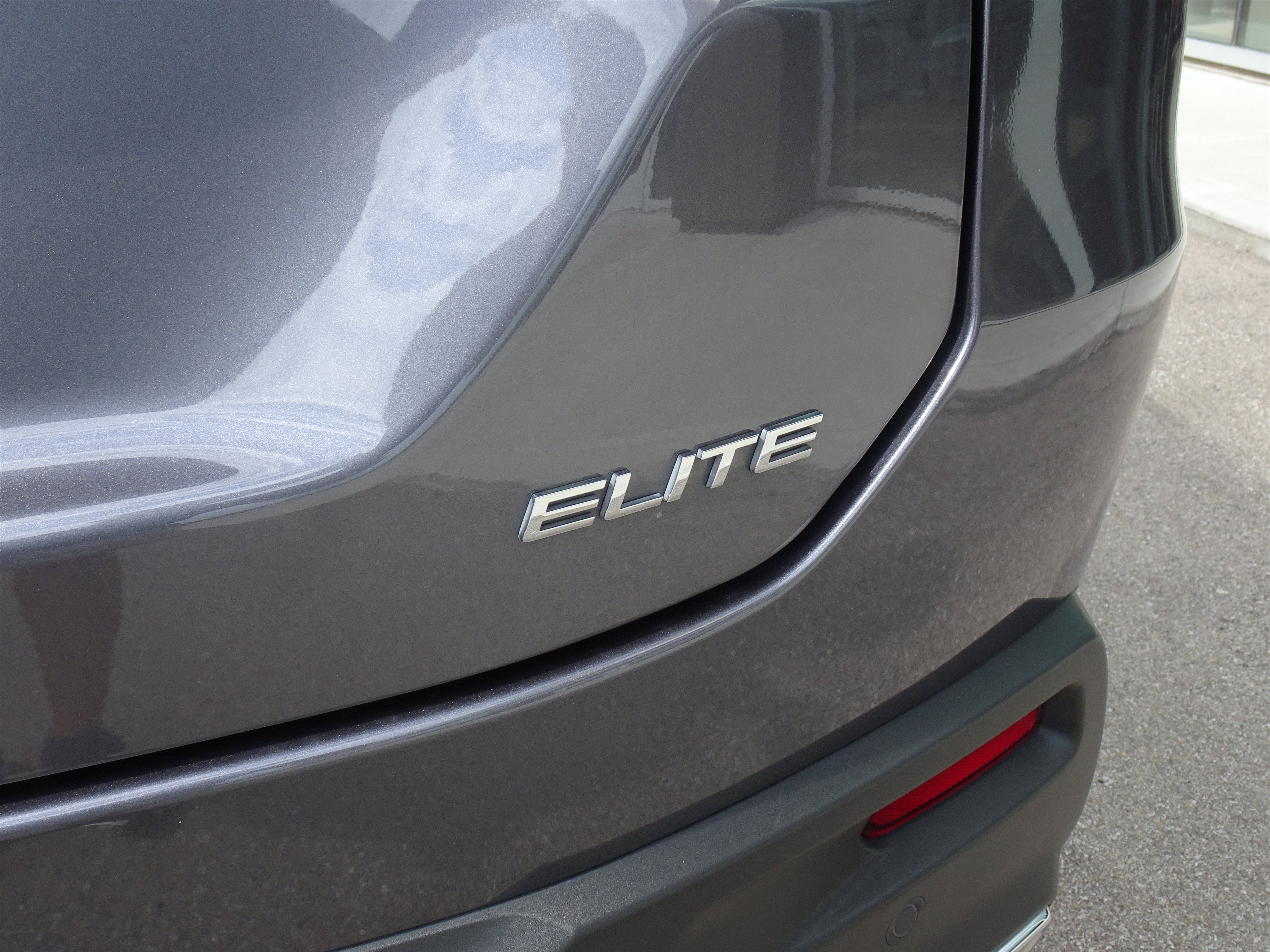 Used 2025 Honda Pilot Elite image 8
