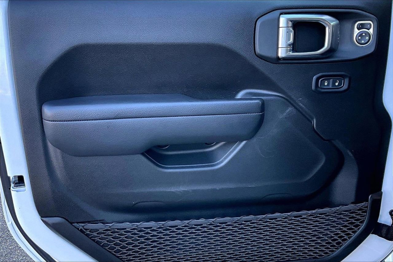 Certified 2025 Jeep Gladiator Sport image 25